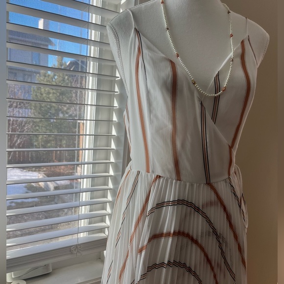 H&M Pleated White and Brown Maxi Sundress - Picture 5 of 13